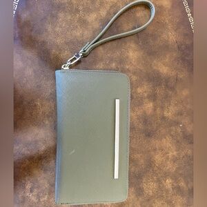 Steve Madden Green Wristlet
